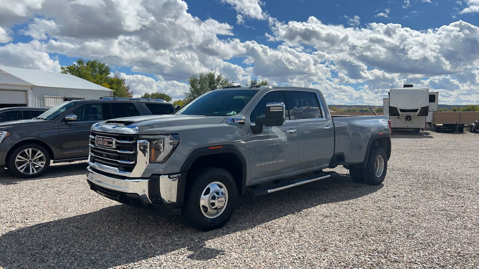 Used 2024 GMC Sierra 3500 SLT w/ SLT Premium Package image 2