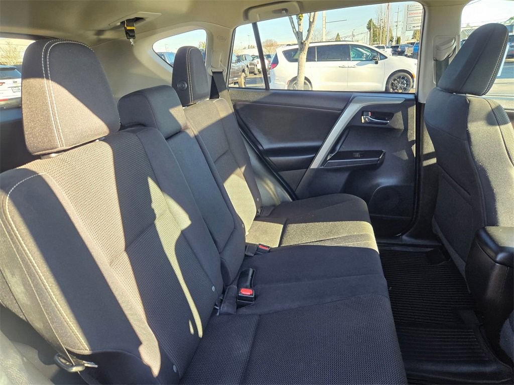 Used 2018 Toyota RAV4 XLE image 32
