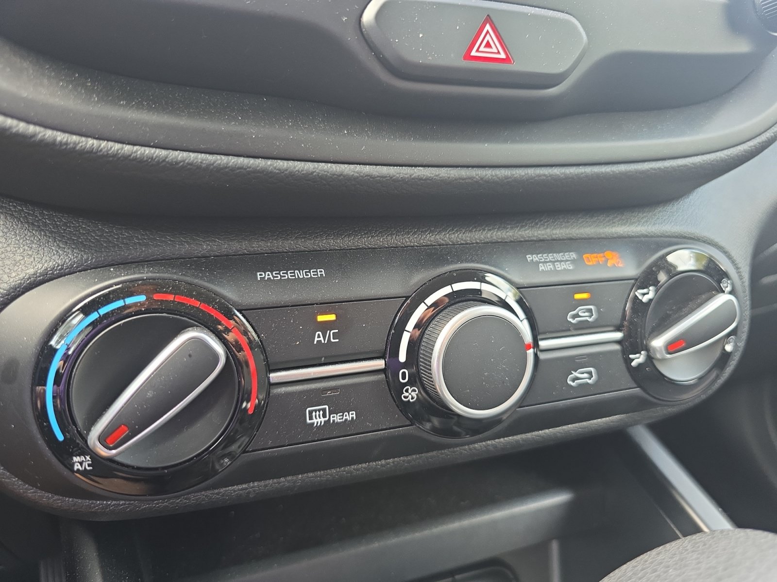 Certified 2025 Kia Soul LX w/ LX Technology Package FWD image 16