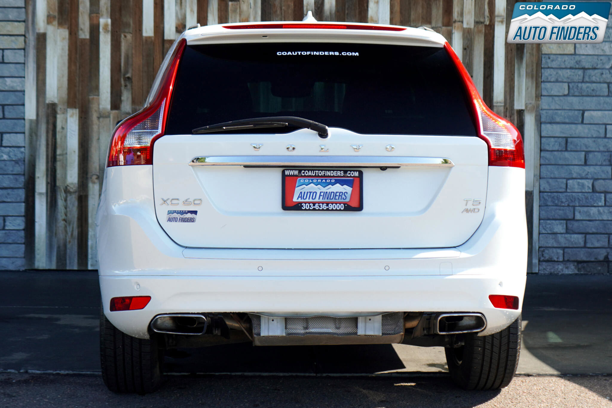 Used 2017 Volvo XC60 T5 Dynamic w/ Advanced Package image 5