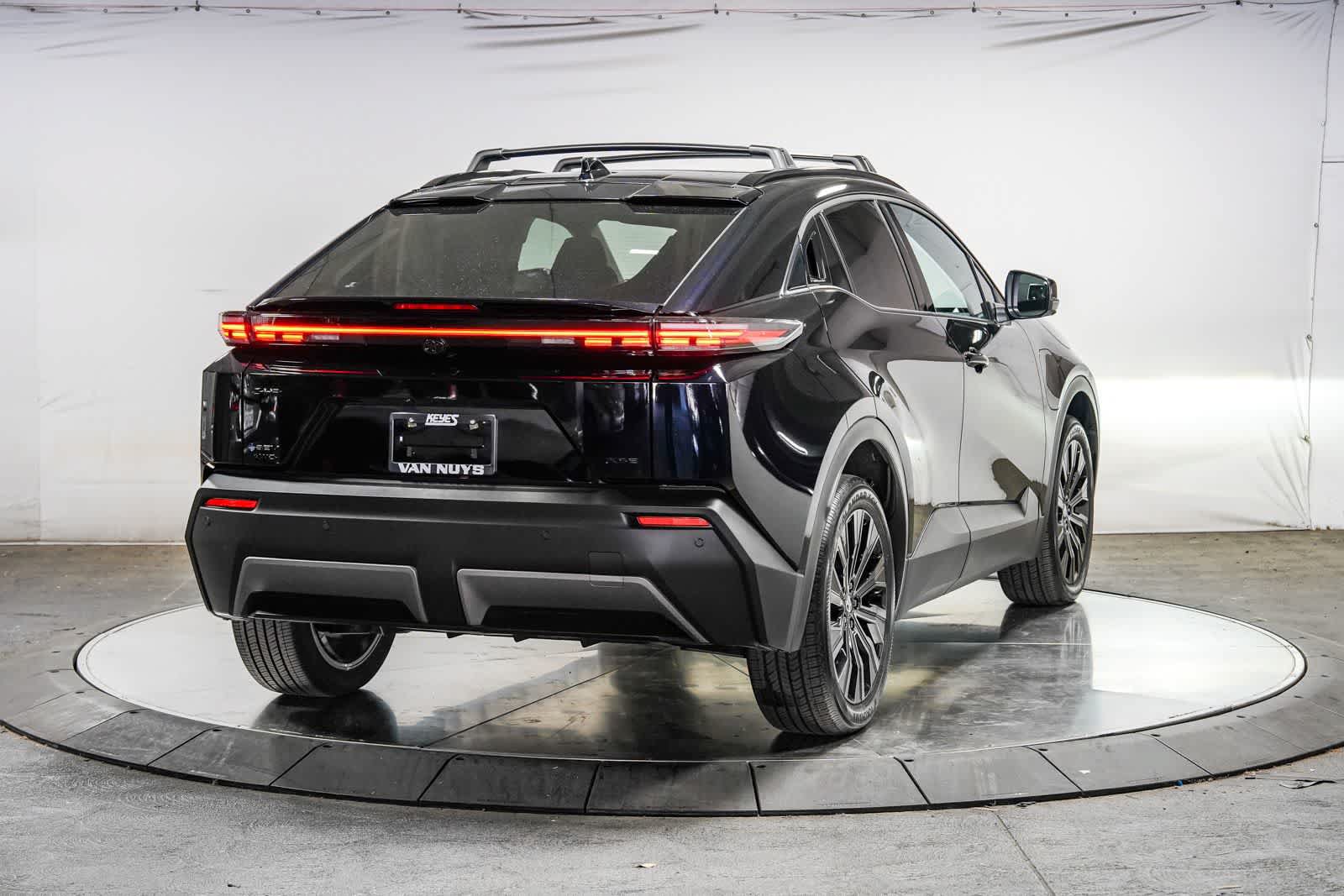 Certified 2026 Toyota C-HR AWD/4WD image 5