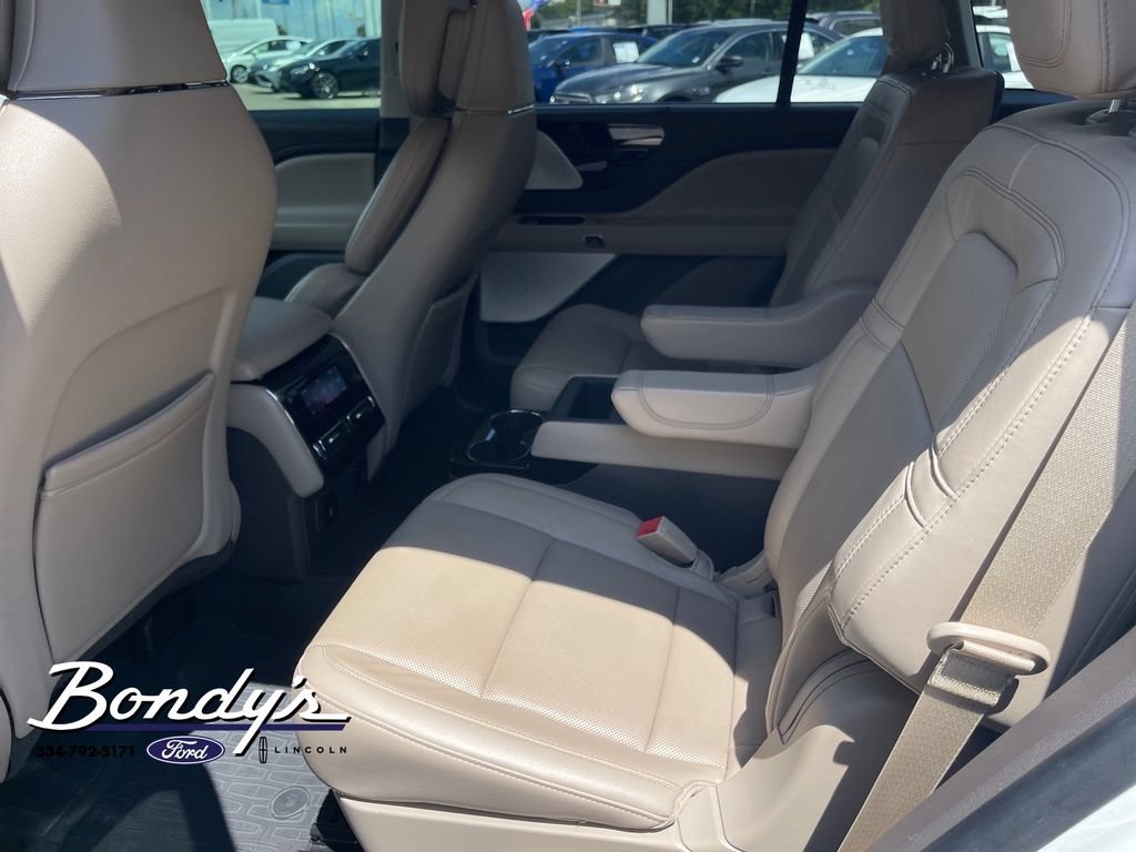 Used 2024 Lincoln Aviator Reserve w/ Equipment Group 201A AWD/4WD image 11