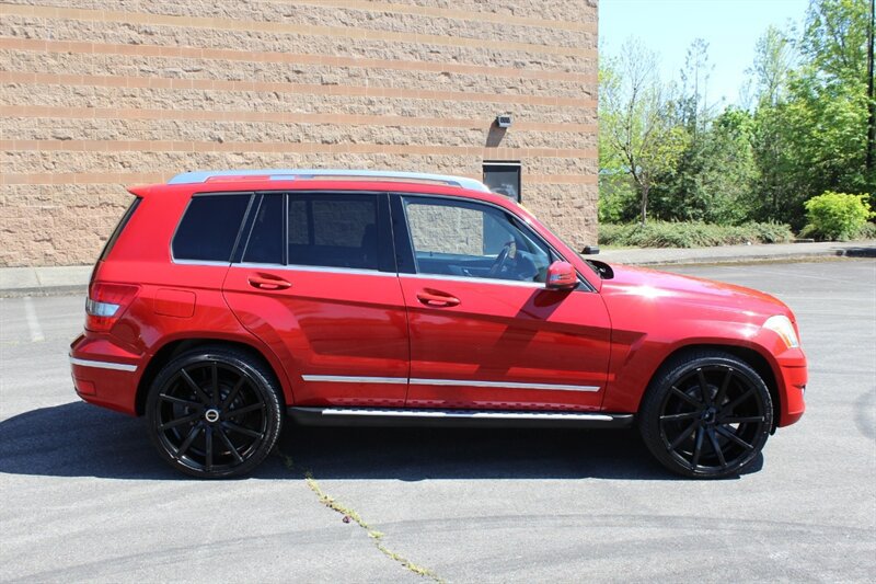 Used 2010 Mercedes-Benz GLK 350 4MATIC image 5