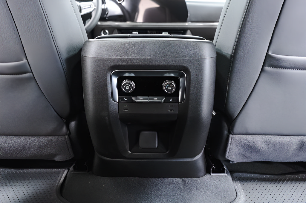 New 2026 Chevrolet Tahoe Premier w/ Sun And Tow Package AWD/4WD image 28