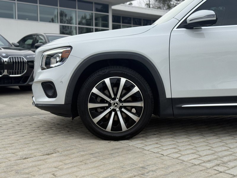 Used 2022 Mercedes-Benz GLB 250 4MATIC image 10