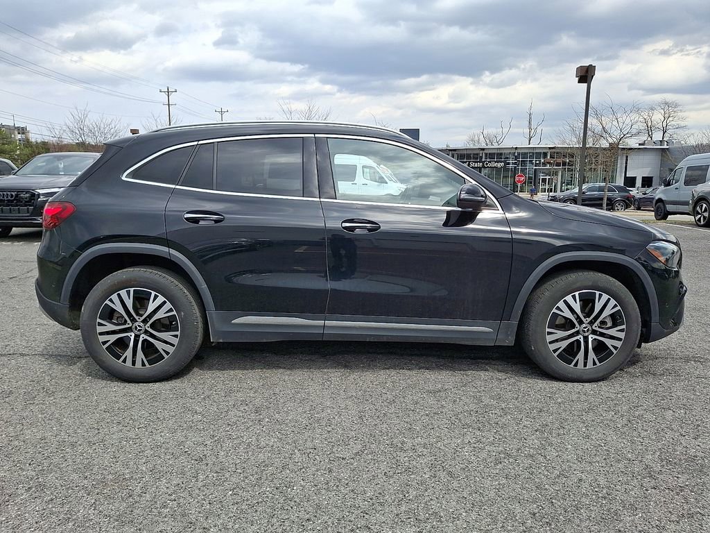 Used 2025 Mercedes-Benz GLA 250 4MATIC image 11
