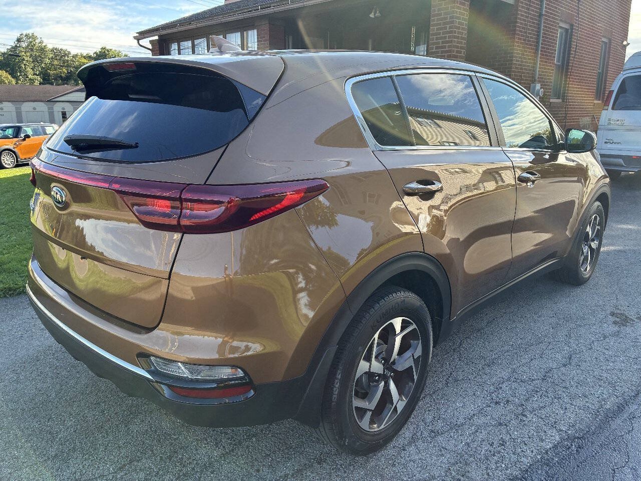Used 2020 Kia Sportage LX w/ LX Popular Package FWD image 4