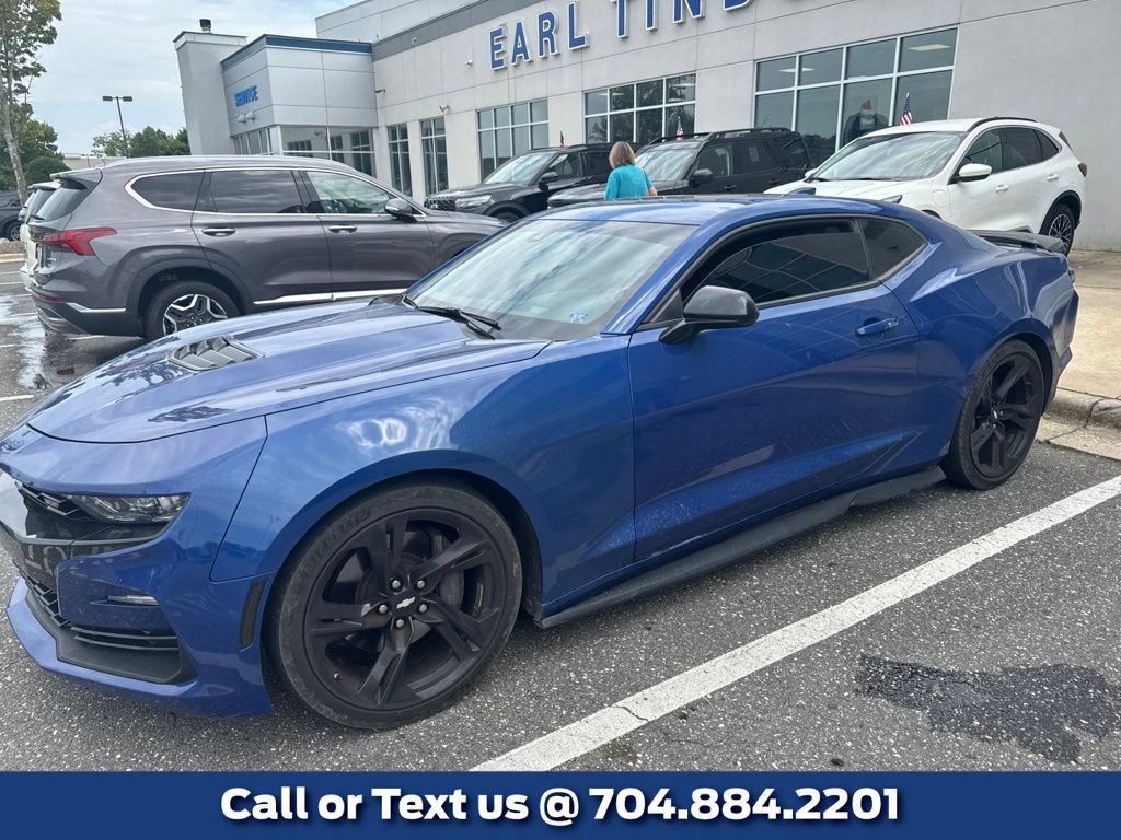 Used 2019 Chevrolet Camaro SS w/ Black Appearance Package RWD image 1