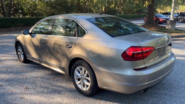 Used 2016 Volkswagen Passat 1.8T S FWD image 7