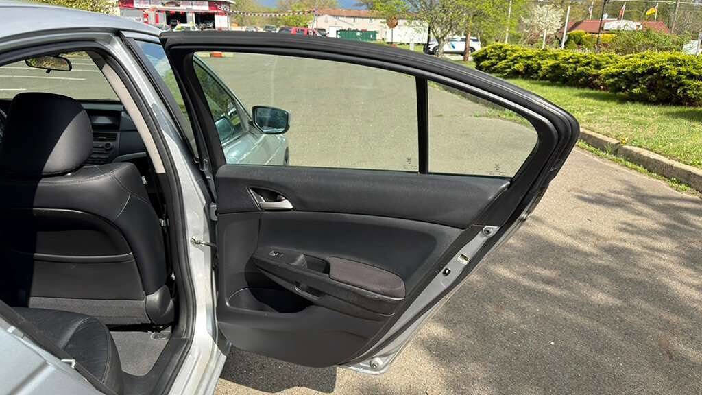 Used 2012 Honda Accord SE image 24