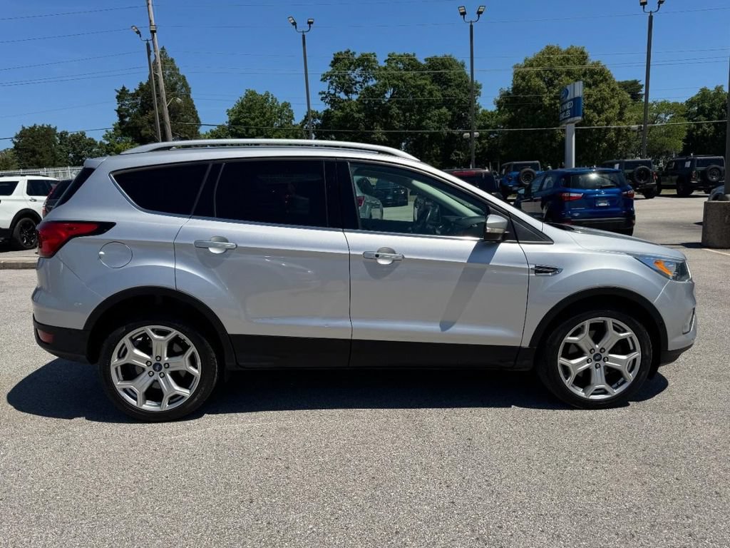 Used 2019 Ford Escape Titanium AWD/4WD image 2