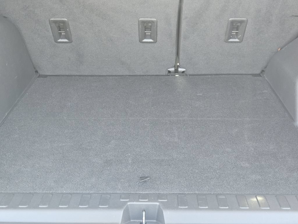 Used 2023 Chevrolet Equinox LT FWD image 32