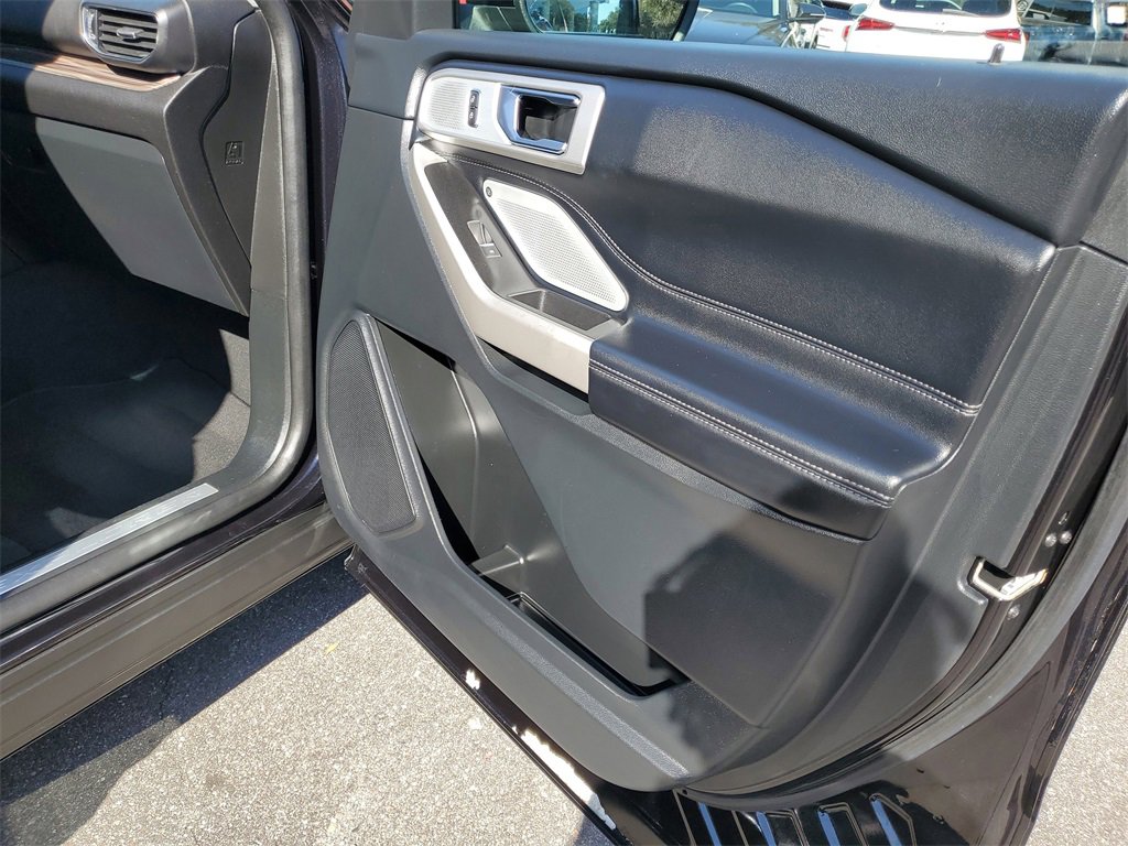 Used 2022 Ford Explorer Limited w/ Limited Technology Package image 41