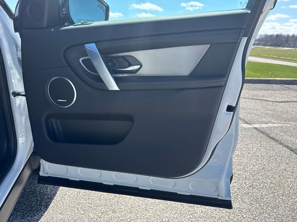New 2026 Land Rover Discovery Sport Landmark AWD/4WD image 14