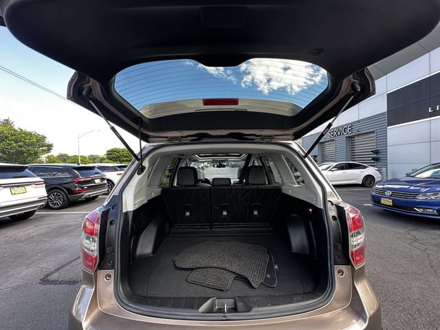 Used 2015 Subaru Forester 2.5i Touring AWD/4WD image 39