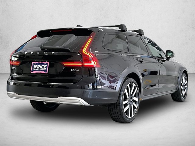 Used 2025 Volvo V90 B6 Cross Country Plus w/ Protection Package Premier AWD/4WD video 2
