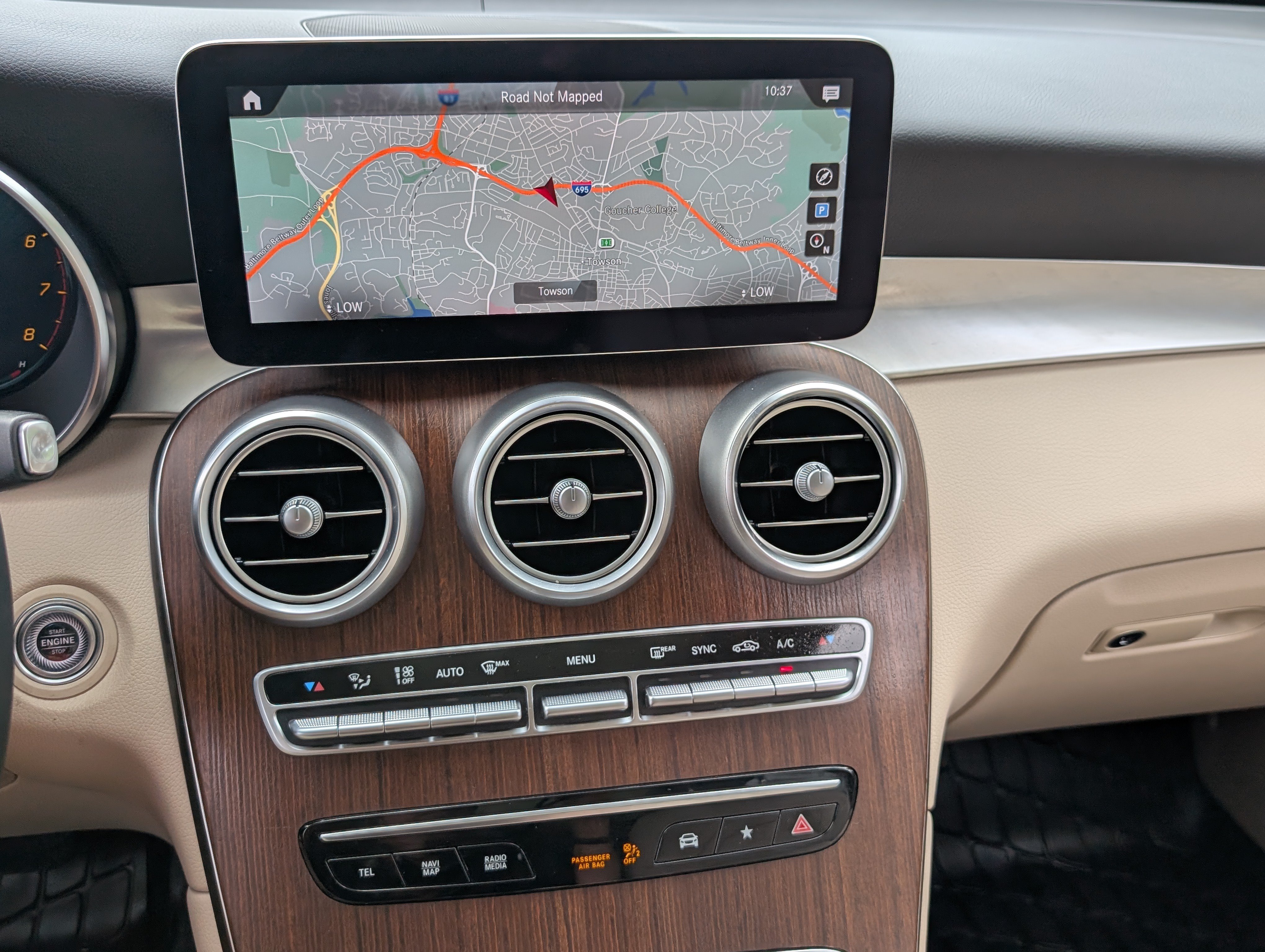 Used 2021 Mercedes-Benz GLC 300 4MATIC image 30