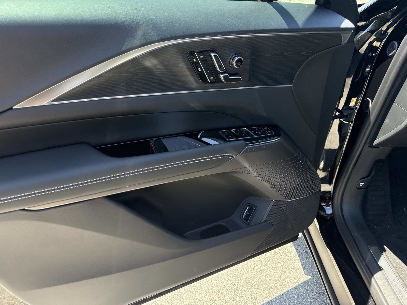 New 2026 Cadillac Lyriq Luxury w/ LPO, Floor Liner Package RWD image 20