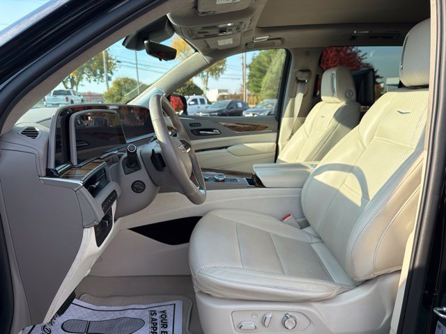 Used 2023 Cadillac Escalade Sport Platinum AWD/4WD image 13