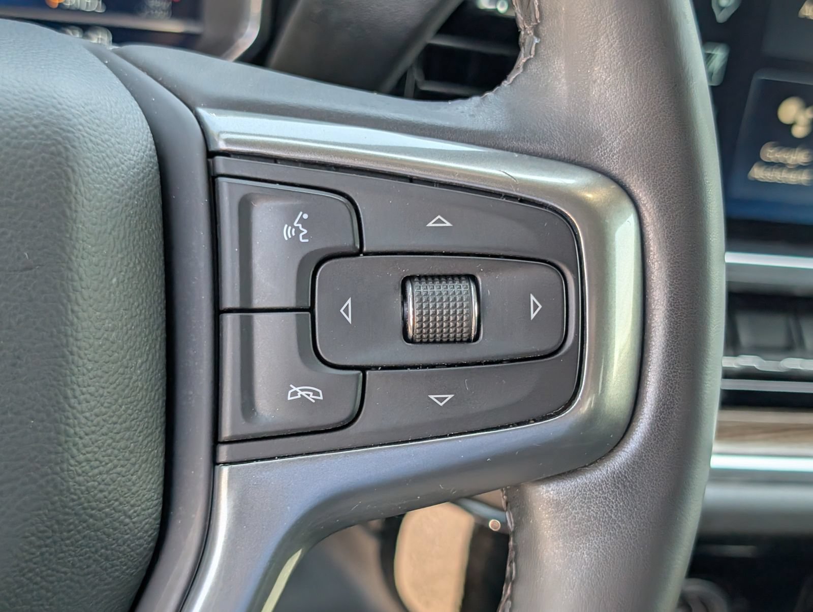 Used 2023 Chevrolet Silverado 1500 LT AWD/4WD image 22