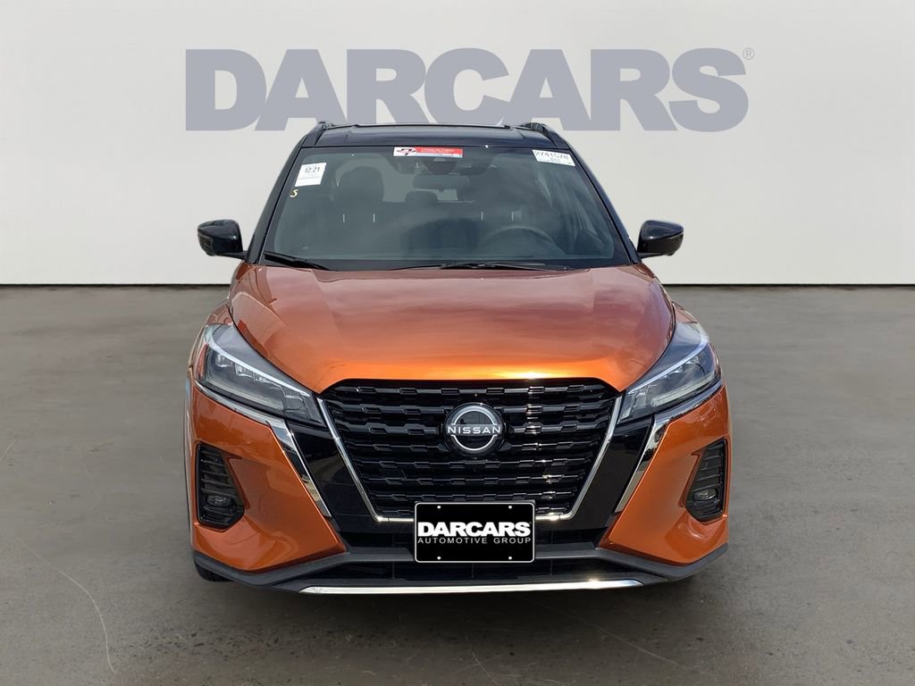 Used 2024 Nissan Kicks SR image 2