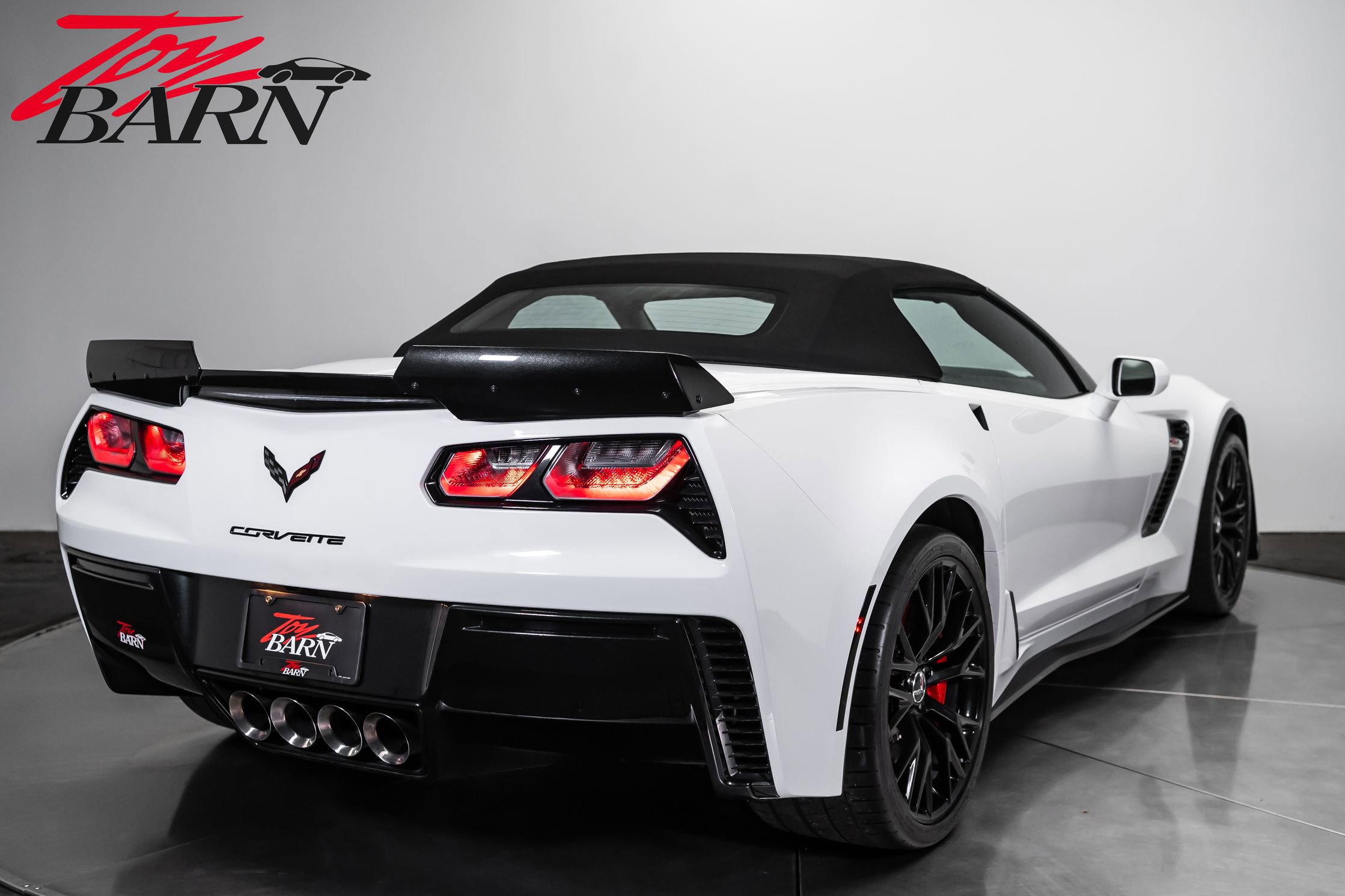 Used 2015 Chevrolet Corvette Z06 w/ 3LZ Preferred Equipment Group RWD image 20