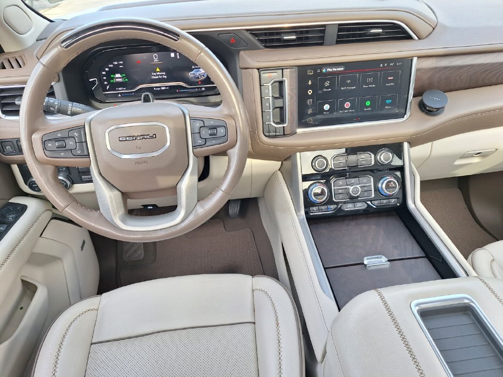 Used 2023 GMC Yukon XL Denali w/ Denali Reserve Package RWD image 11