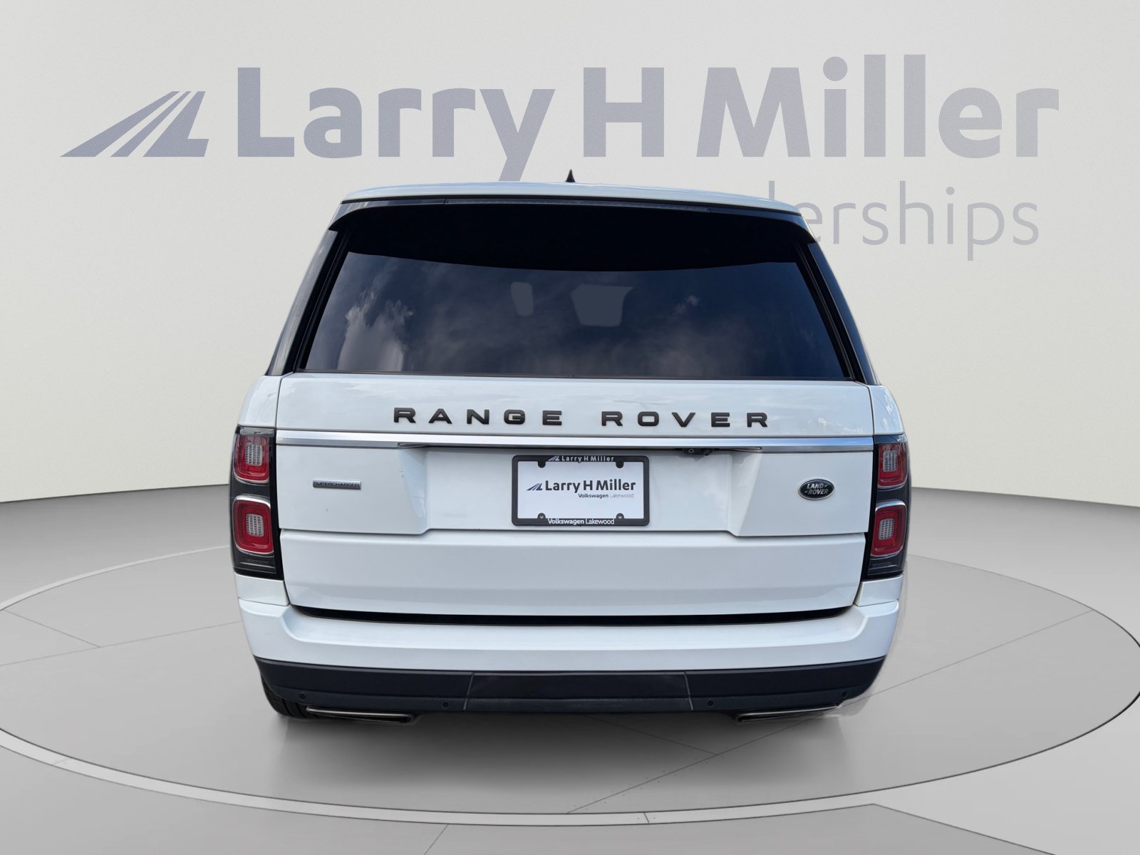 Used 2018 Land Rover Range Rover Supercharged AWD/4WD image 4
