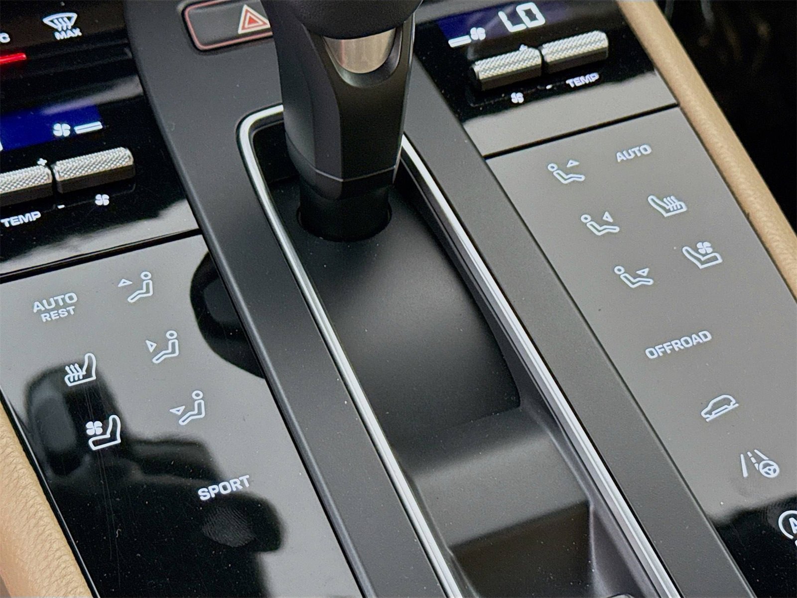 Used 2022 Porsche Macan image 17