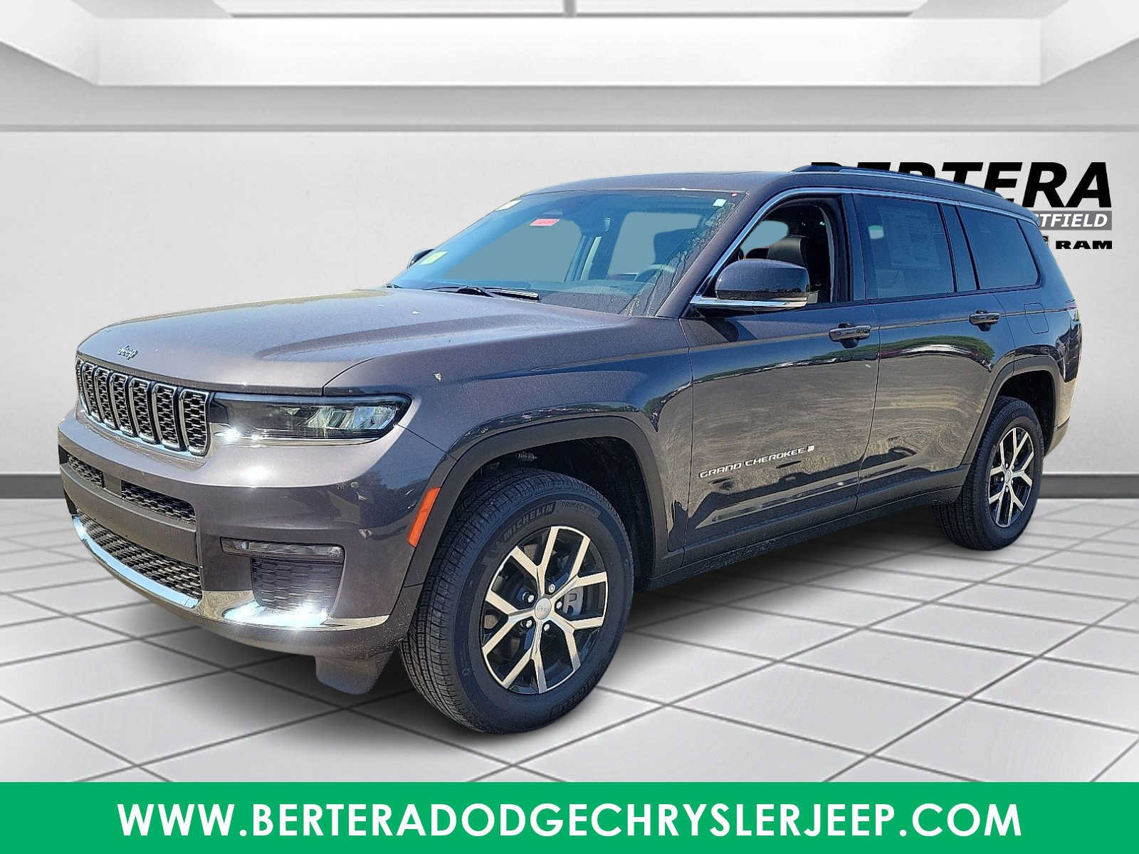 New 2024 Jeep Grand Cherokee L Limited AWD/4WD image 2