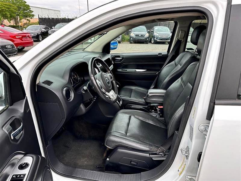 Used 2017 Jeep Compass High Altitude AWD/4WD image 16