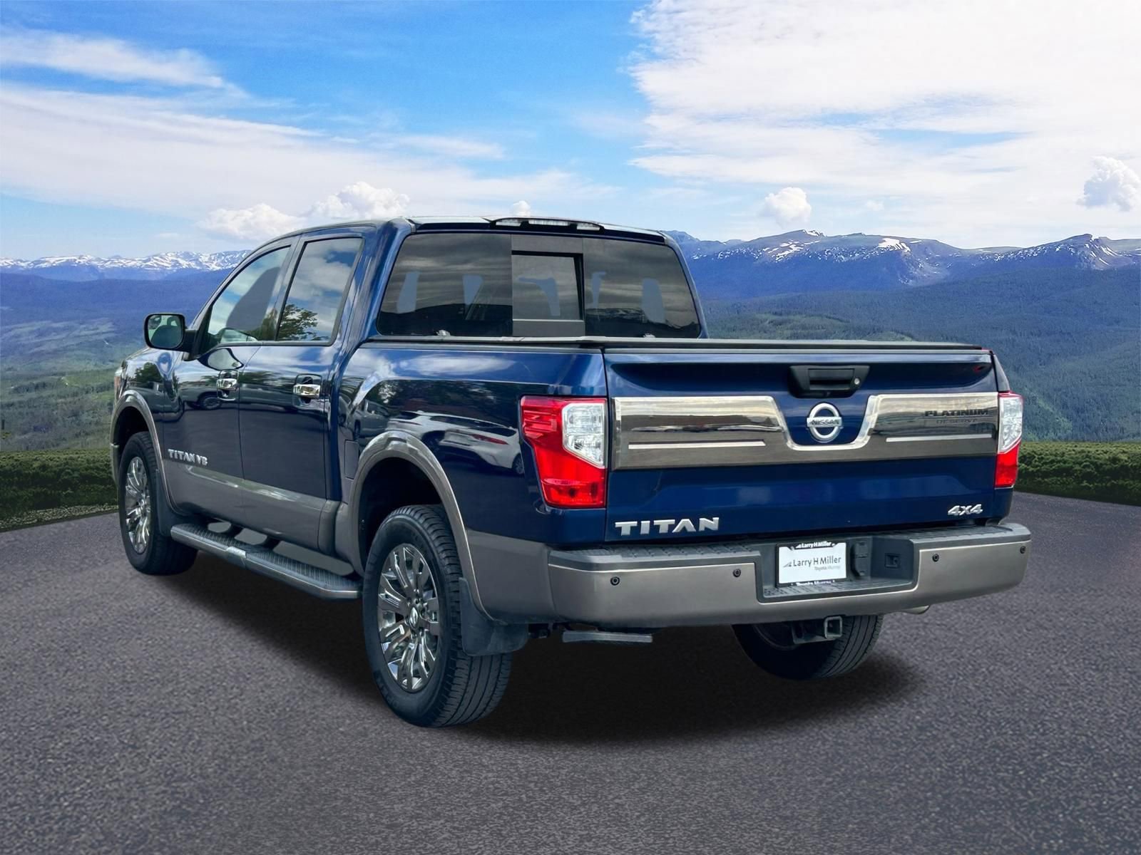 Used 2018 Nissan Titan Platinum Reserve image 3