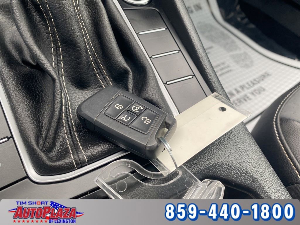 Used 2025 Volkswagen Jetta SE image 45