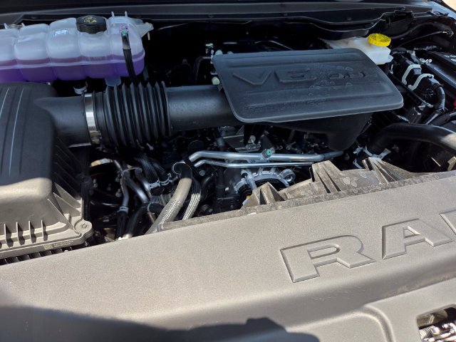 New 2026 RAM 1500 Express AWD/4WD image 18
