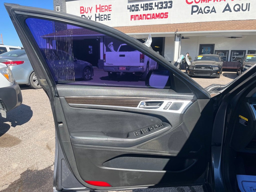 Used 2015 Hyundai Genesis 3.8 w/ Option Group 03 image 20