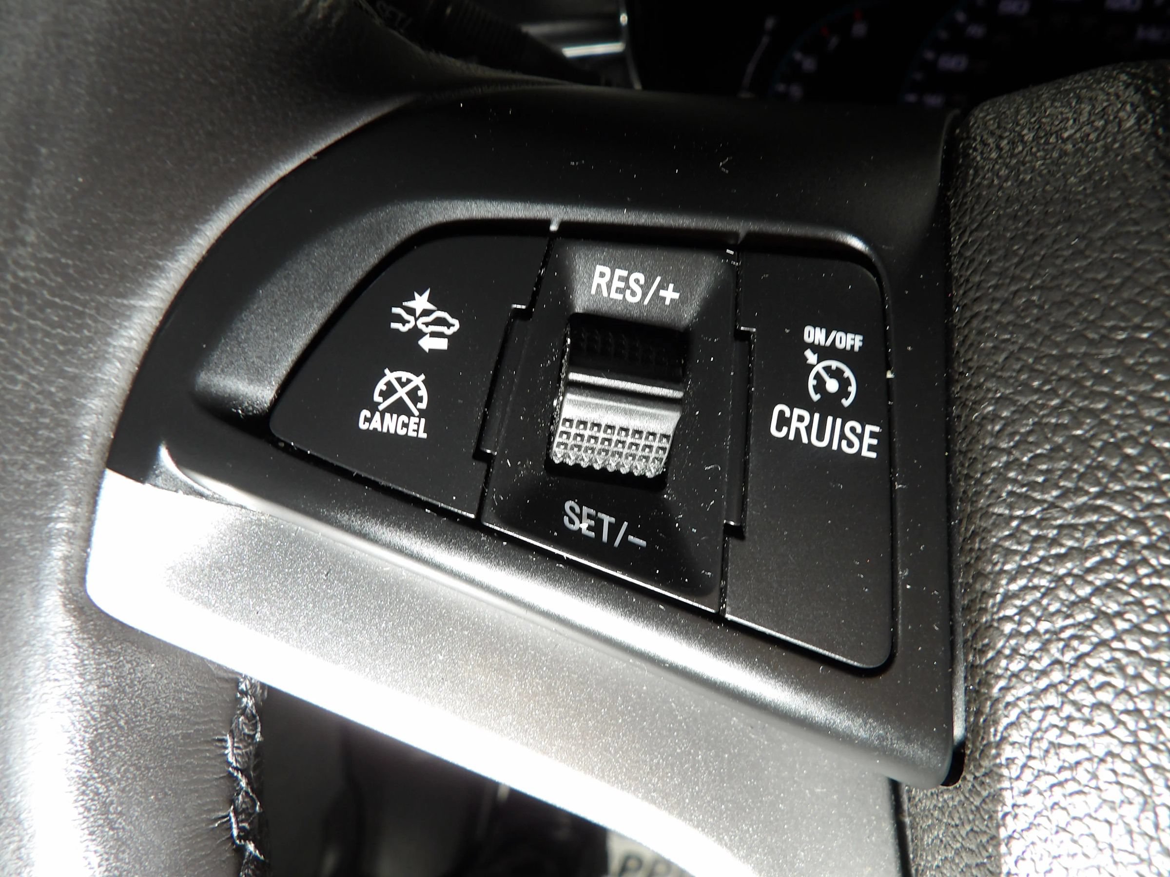 Used 2020 Chevrolet Trax Premier AWD/4WD image 18