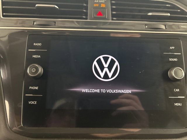 Used 2022 Volkswagen Tiguan SE w/ Panoramic Sunroof Package image 14