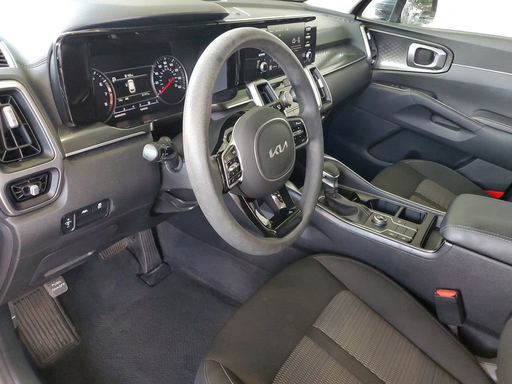 Certified 2023 Kia Sorento LX FWD image 16