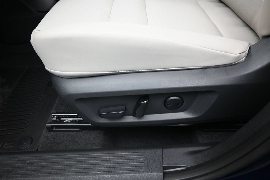 New 2026 Nissan Rogue Dark Armor AWD/4WD image 15