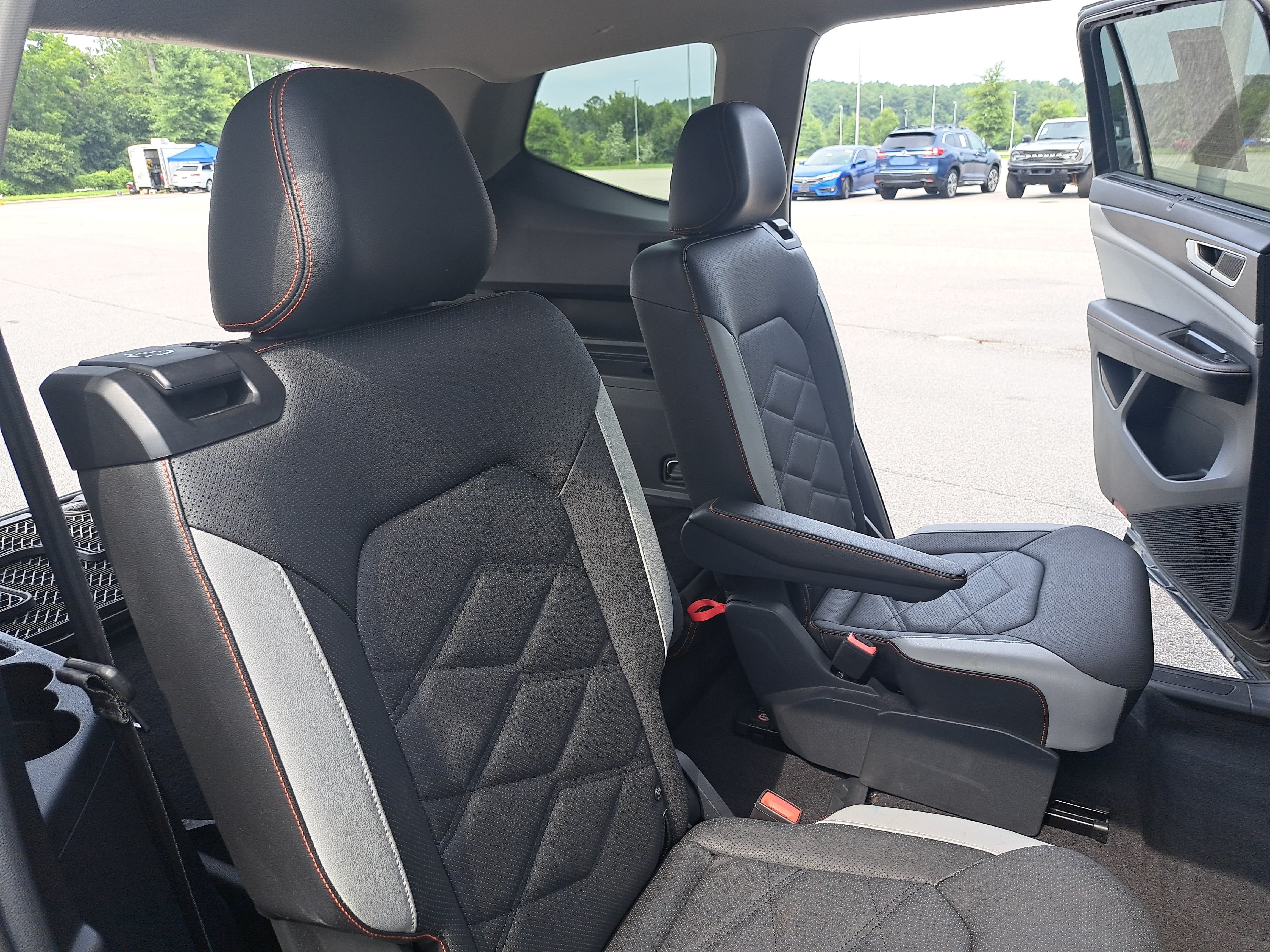 Used 2024 Volkswagen Atlas Peak Edition SEL AWD/4WD image 12