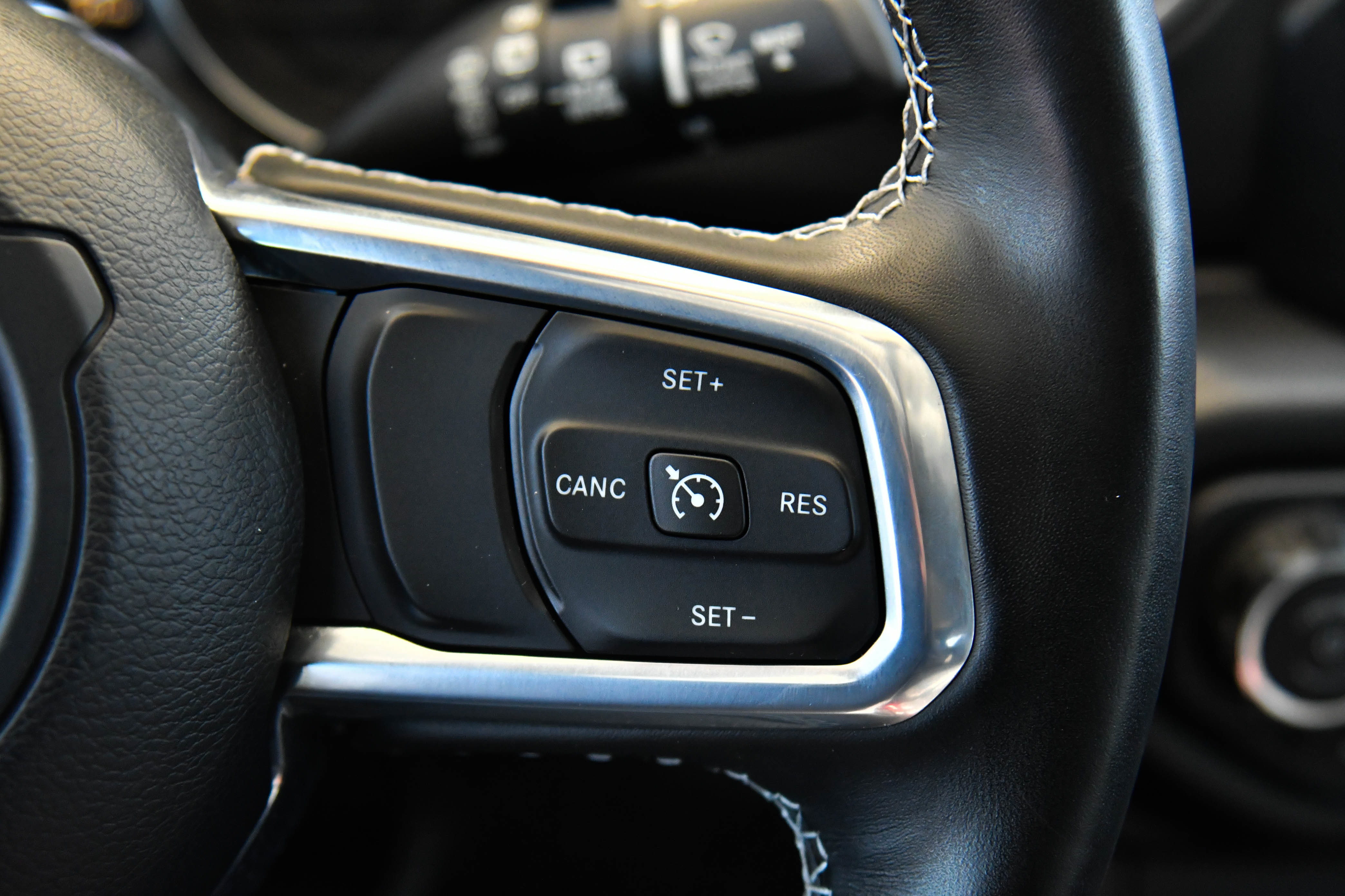 Used 2023 Jeep Wrangler Unlimited Sahara w/ Cold Weather Group AWD/4WD image 36