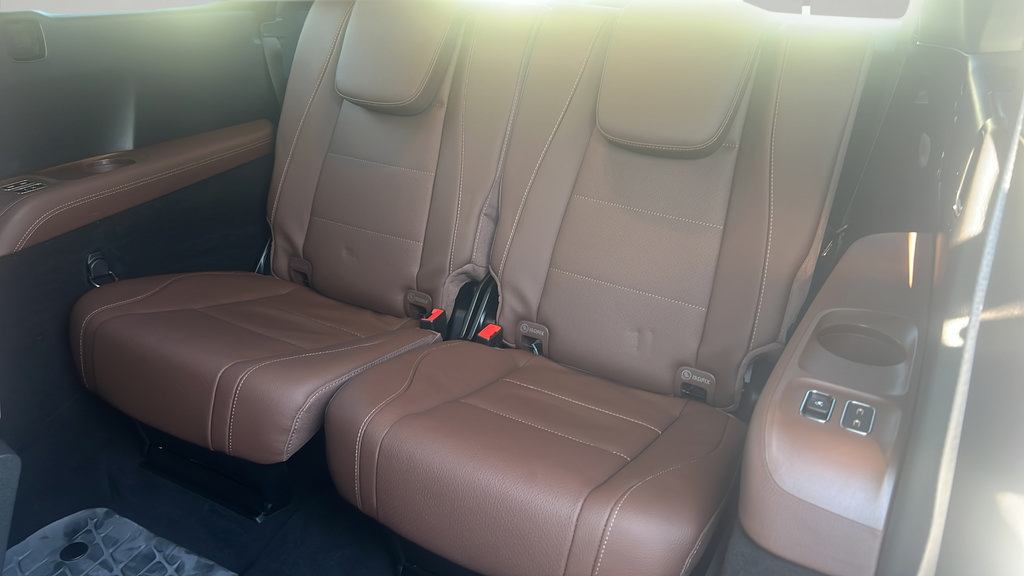 Used 2025 Mercedes-Benz GLS 450 4MATIC image 18