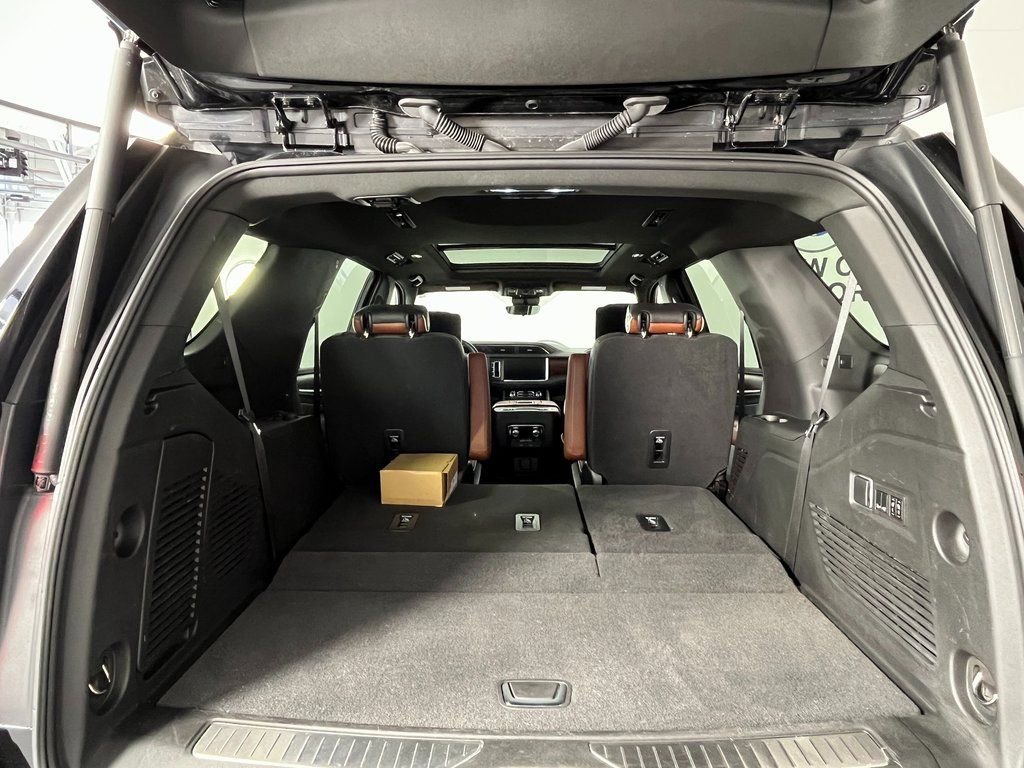 Used 2023 GMC Yukon Denali Ultimate image 18