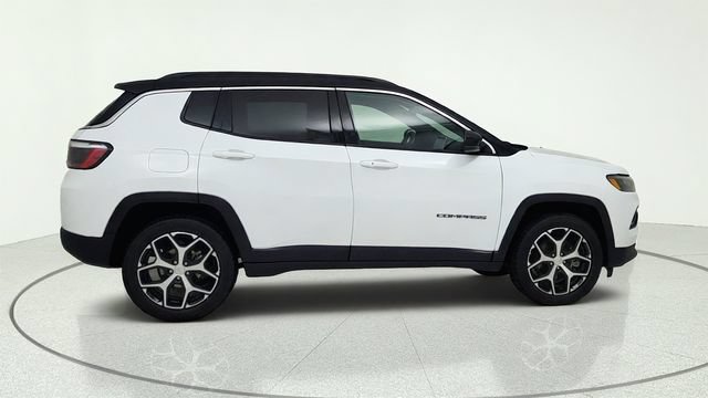 Used 2024 Jeep Compass Limited AWD/4WD image 4