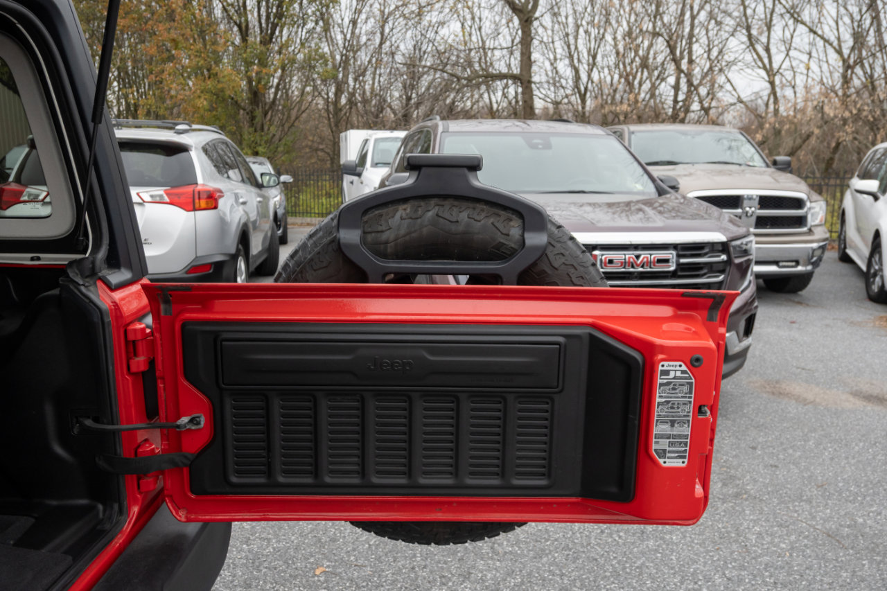 Used 2023 Jeep Wrangler Unlimited Sport image 26