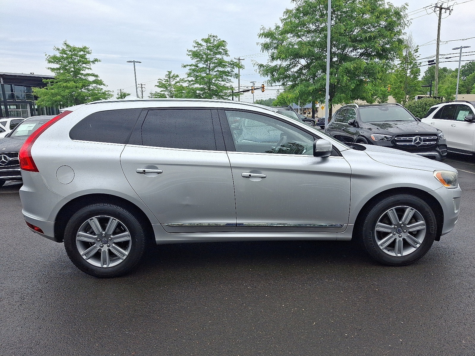 Used 2017 Volvo XC60 T5 Inscription w/ Preferred Option Package AWD/4WD image 7