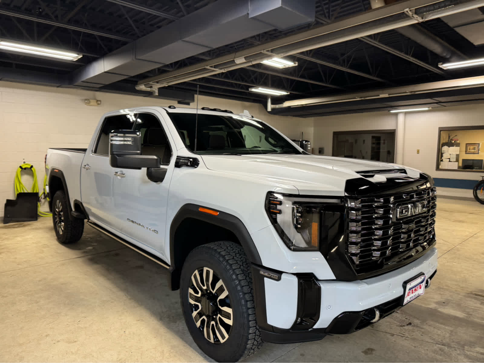 New 2026 GMC Sierra 3500 Denali Ultimate AWD/4WD image 3