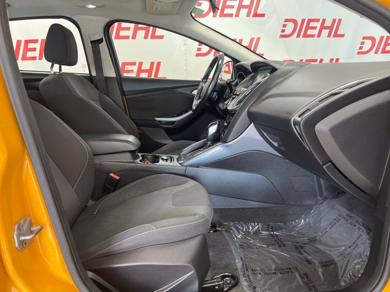Used 2012 Ford Focus Titanium w/ SEL/Titanium Winter Pkg FWD image 12