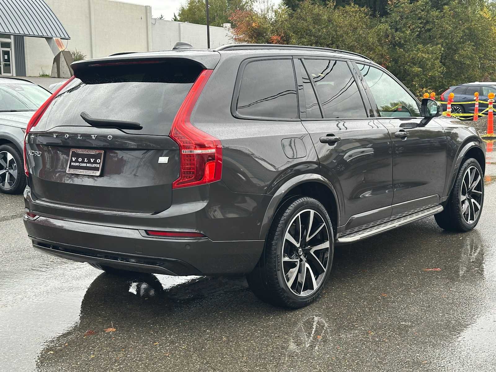 Certified 2023 Volvo XC90 T8 Plus image 4