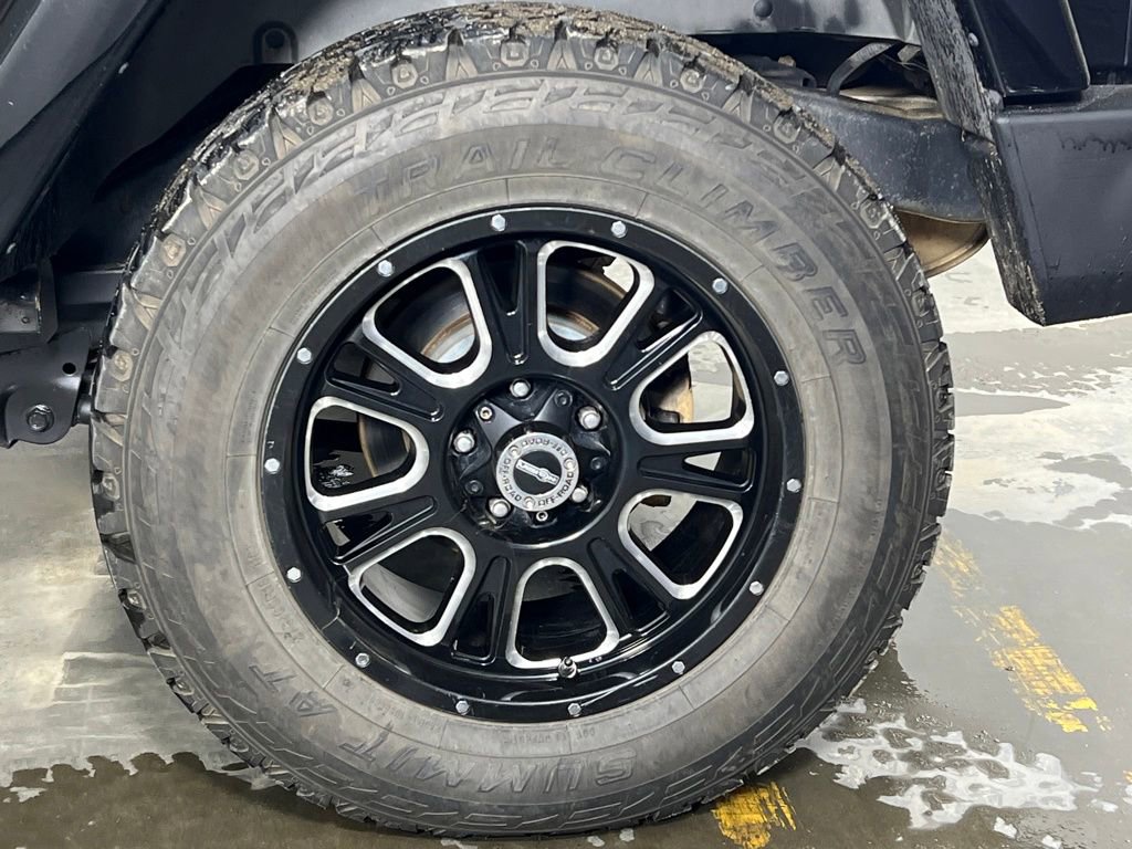 Used 2013 Jeep Wrangler Unlimited Sahara w/ Connectivity Group image 33